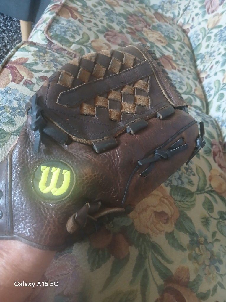 Wilson 13.5 Softball Glove