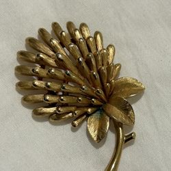 Vtg Trifani Signed- Brooch Goldtone Thistle Crowd 