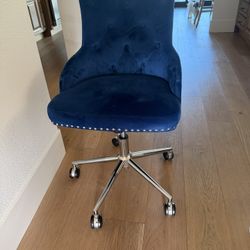 Gently Used Swivel Office Chairs
