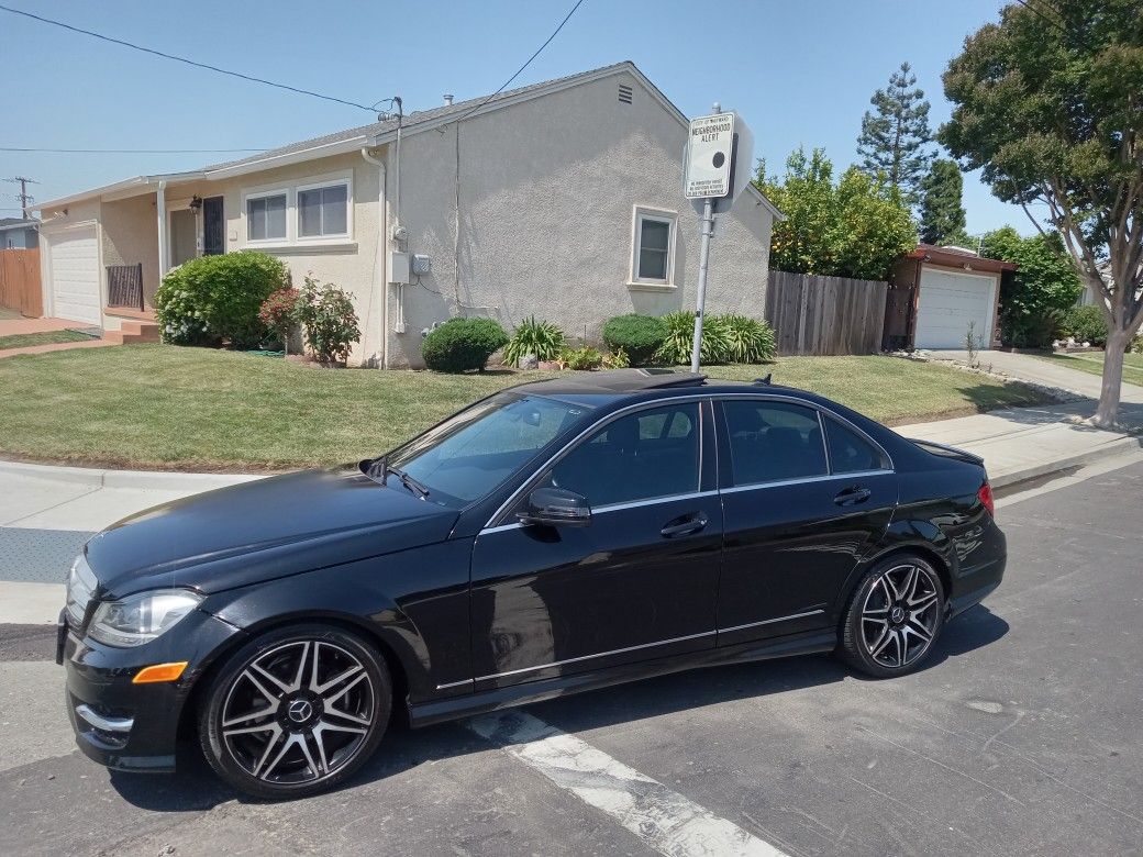 2013 Mercedes Benz C250 Black on Black Sport Edition! Must See! Smoged