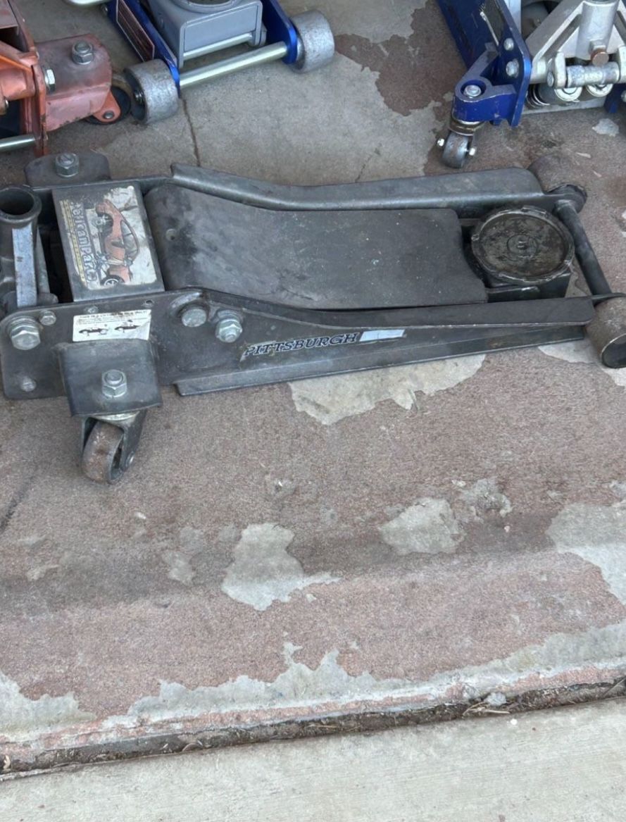 Pittsburgh Floor Jack 3.0 Ton Grey