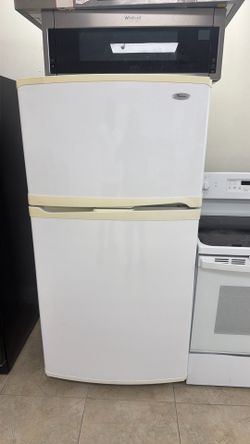 Top and bottom fridge whirlpool