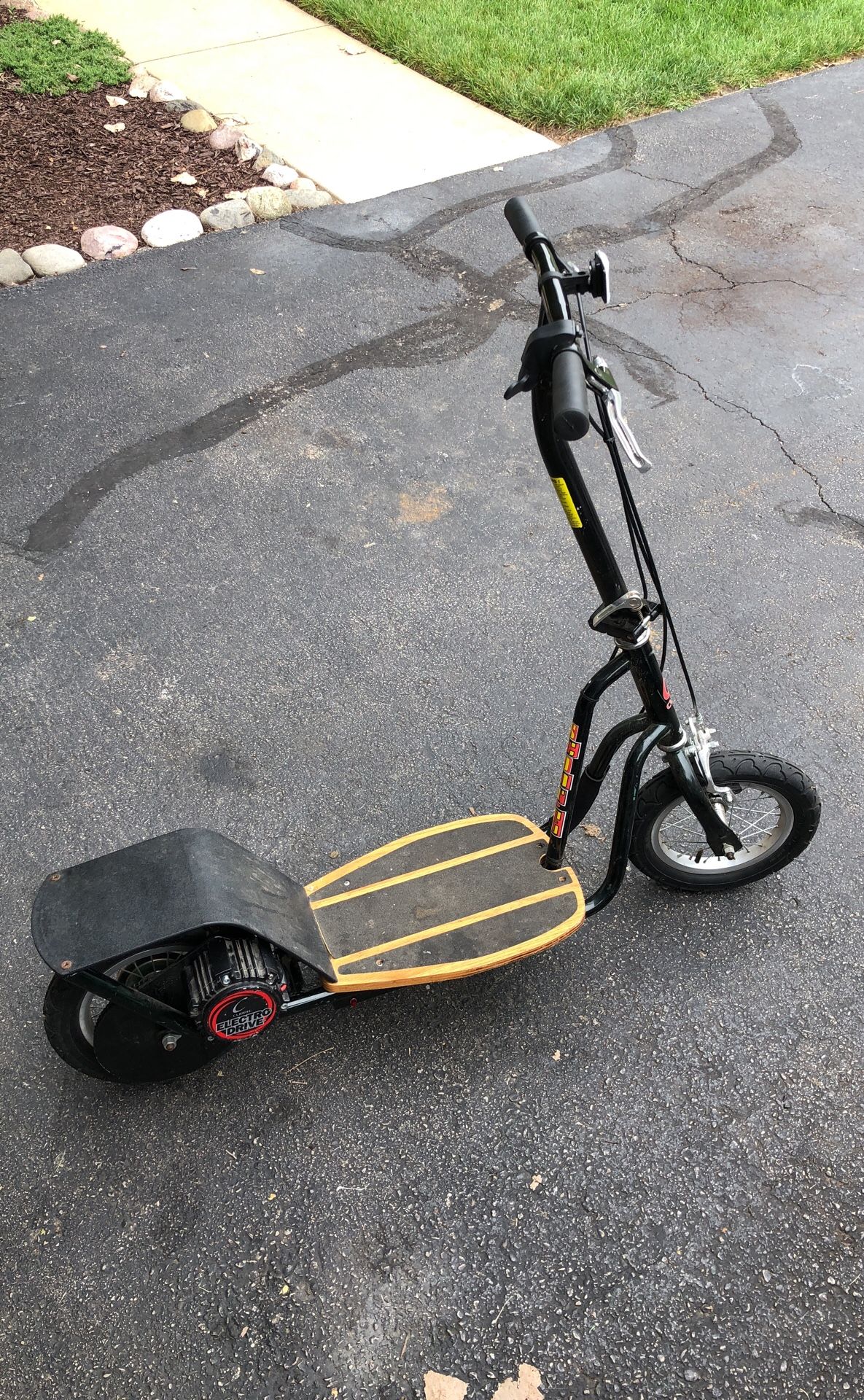 Currie scoot-e