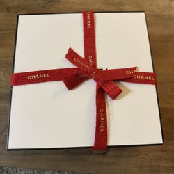 Chanel No 5 Set Eau de Parfum (3.4 oz) with Bath Soap (5.3 oz)