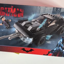 Lego THE BATMAN: BATMOBILE The Penguin Chase 