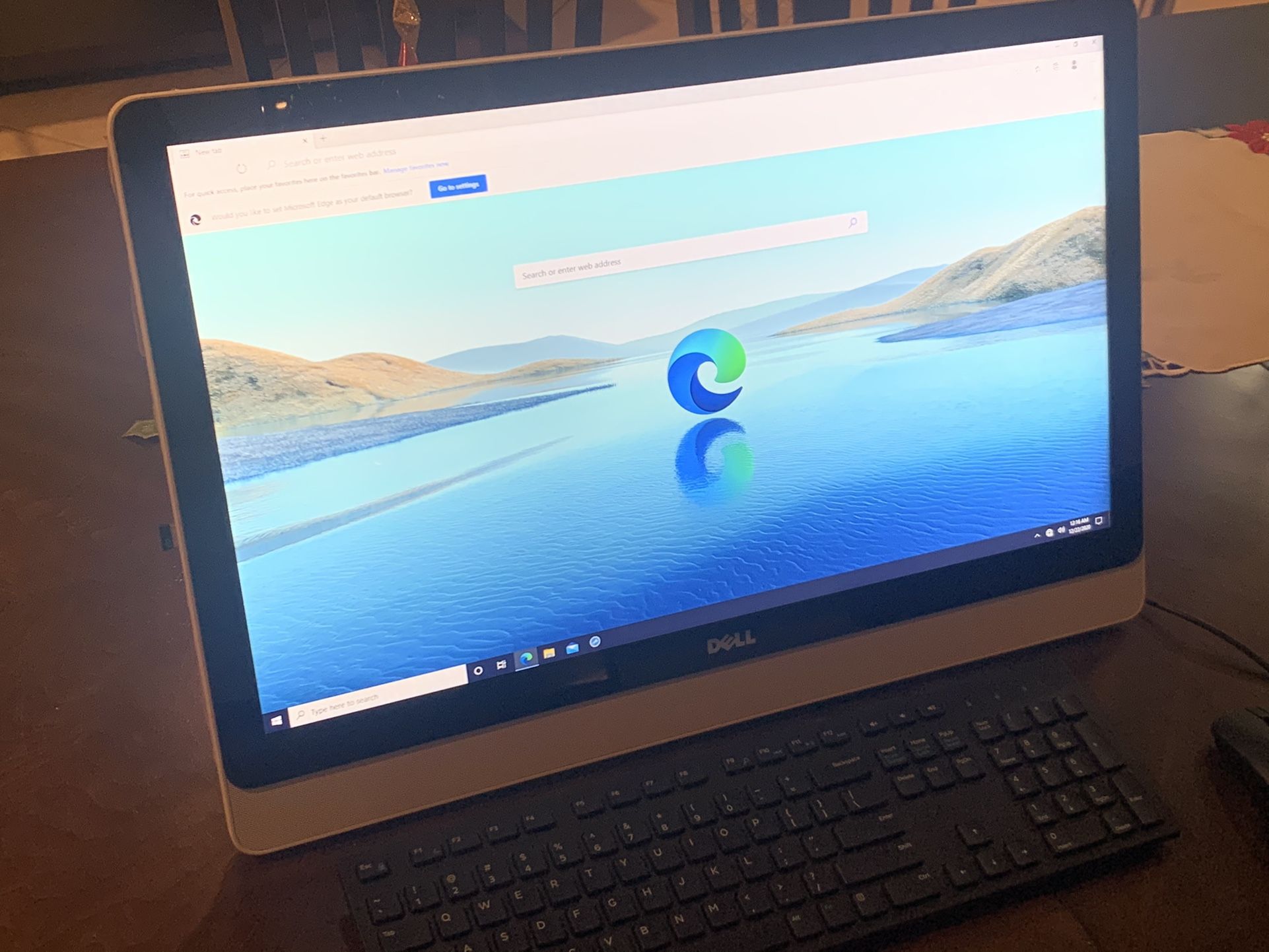 Dell Computer INSPIRON 24-3455, White , Touch Screen 24’’ , 8 GB Ram , 931 GB Storage , Profesor AMD A8-740 APU Radeon R5 Graphics 2.20 GHz. Window10