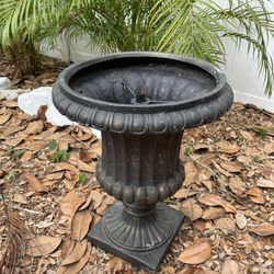 Nice big planters/ pots/urns for real or fake plants
