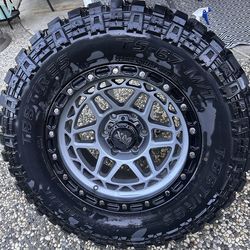 4 Rines medida 17 y 4 Llantas como Nuevas