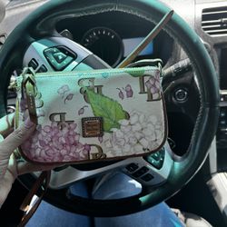 Dooney And Bourke Small messenger bag