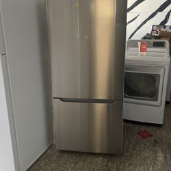 New Insignia Stainless Steel Refrigerator With Bottom Freezer