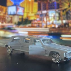 Las Vegas White Limousine