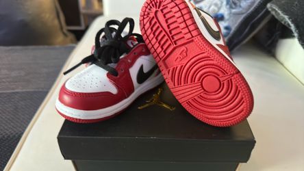 NEW! Jordan 1 retro low OG   (TD)