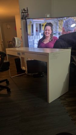 Computer desk