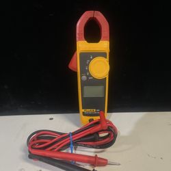 Fluke 323 True RMS Clamp Meter W/ Cables 