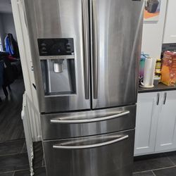 Samsung Refrigerator RF25HMEDBSR/AA