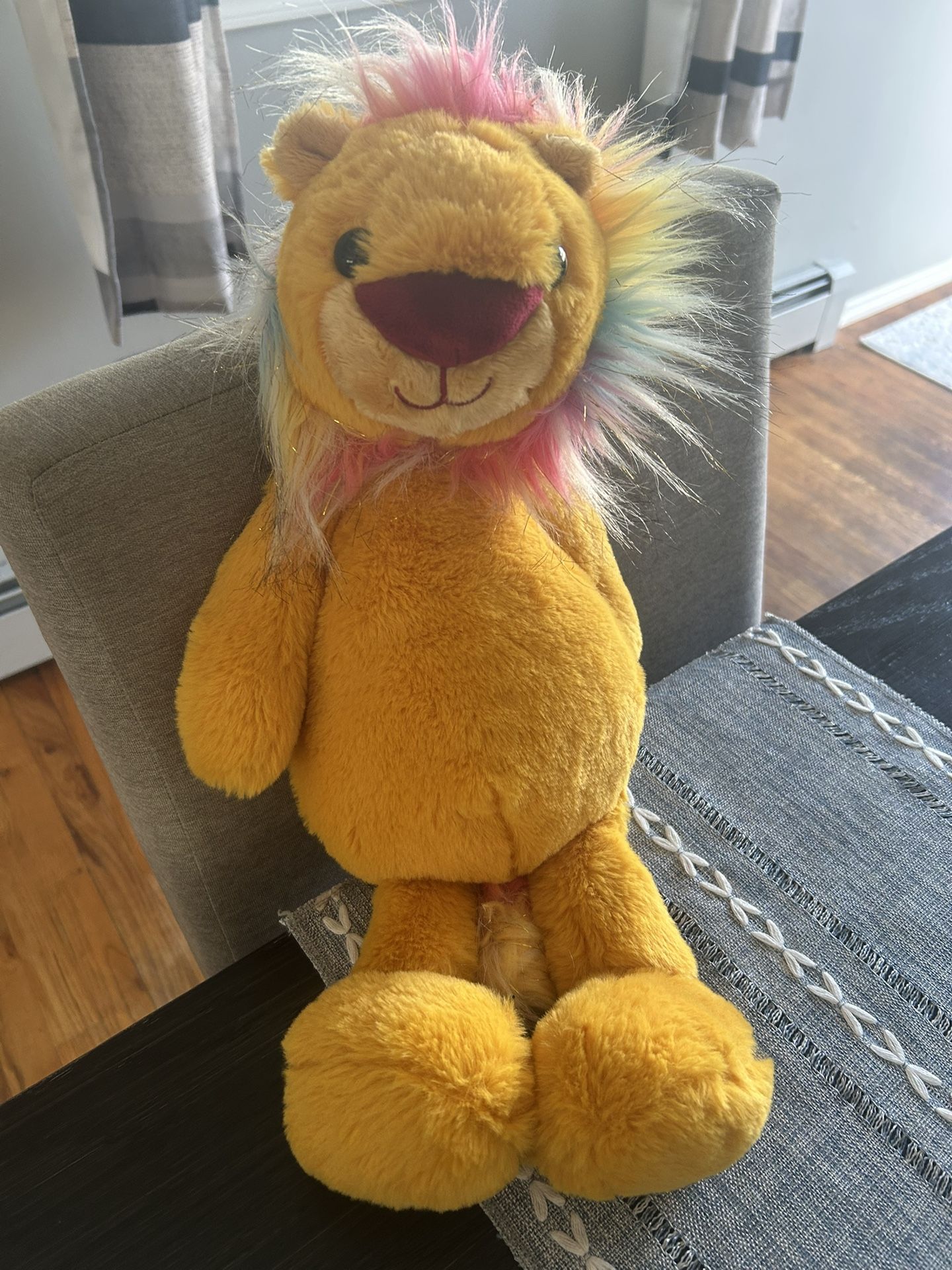 Plush Lion Stuffy