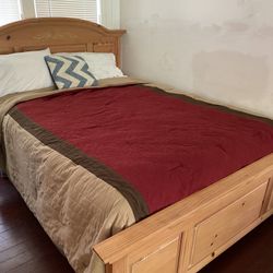 Super Thick Queen Mattress 1:50.  Pillow Top. I Can Also Deliver.