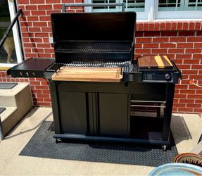 Traeger Woodridge Pro Plus WiFIRE Pellet Grill – Virtually Pristine – Loaded with Premium Accessories
