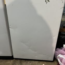 Small Little Mini Fridge