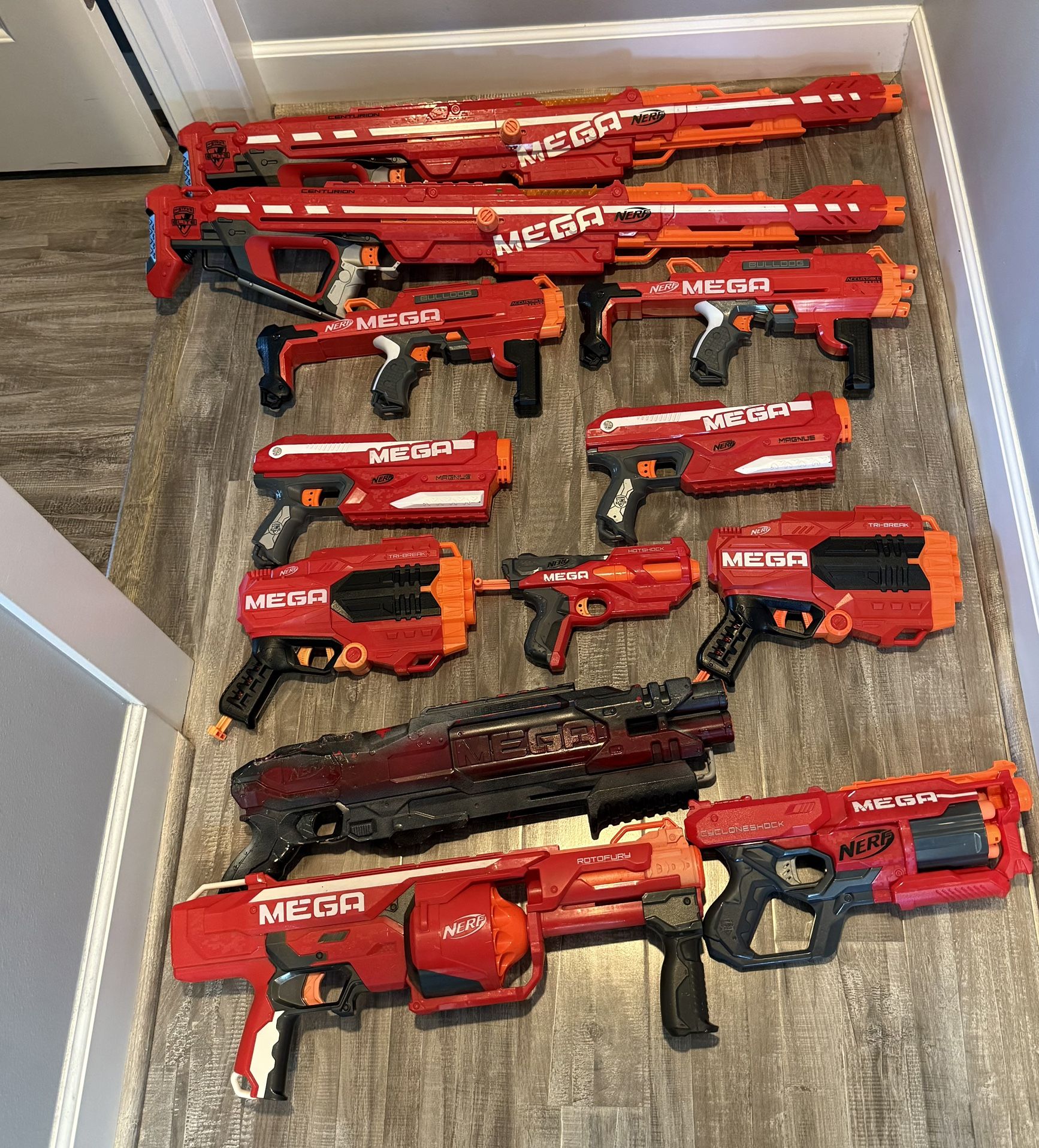 12 Nerf Mega Guns