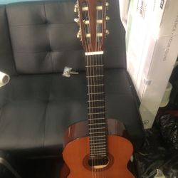 Guitarra Yamaha C-40