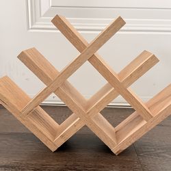8 Bottle Wooden Wine Rack – Oak (Like New)