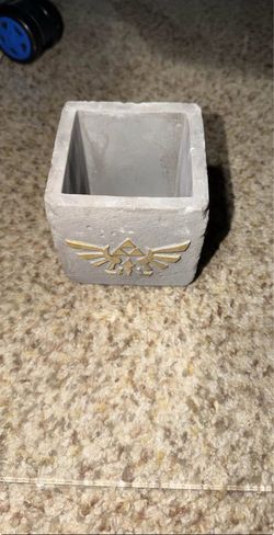Legend of Zelda pen cup