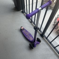 Micro Maxi Scooter Deluxe LIGHT UP WHEELS