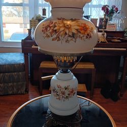 REALLY NEAT LOOKING VINTAGE LAMP WITH TOP LITE ONLY You Can Easy  Put IN Bottom Lighting  18 INCHES TALL 
