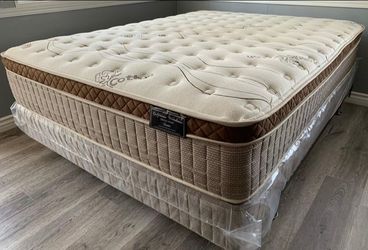 Queenn Organic Cloud Comfort EuropillowTop MatresAndboxspring