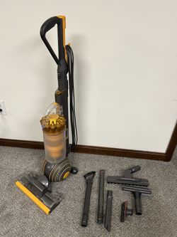 Dyson Vacuum With Attachments