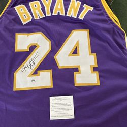 KOBE BRYANT SIGNED LA LAKERS AUTOGRAPHED CUSTOM JERSEY W/COA (LOS ANGELES) - 526