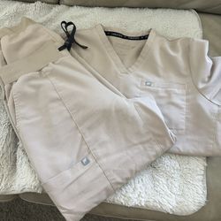 Fabletic Scrubs 