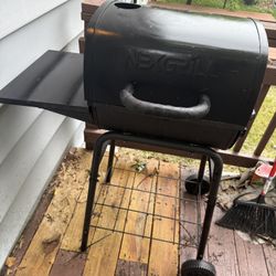 Charcoal Barbecue Grill – Great Condition!