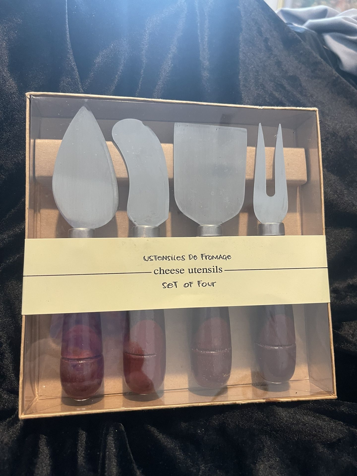 NWOT Set Of 4 Cheese Utensils