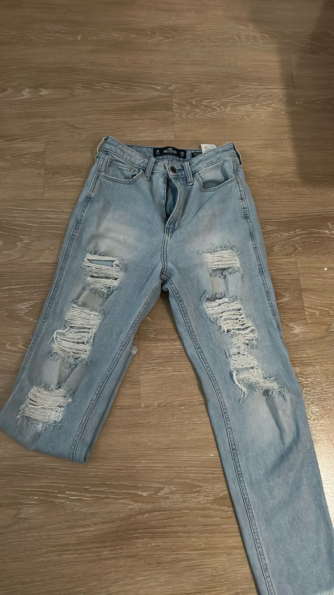 Hollister Ultra High Rise Mom Jeans