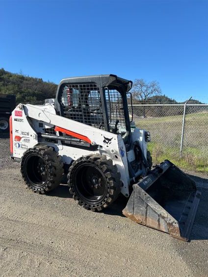 Bobcat Skid Steer S550. **LOW HOURS**