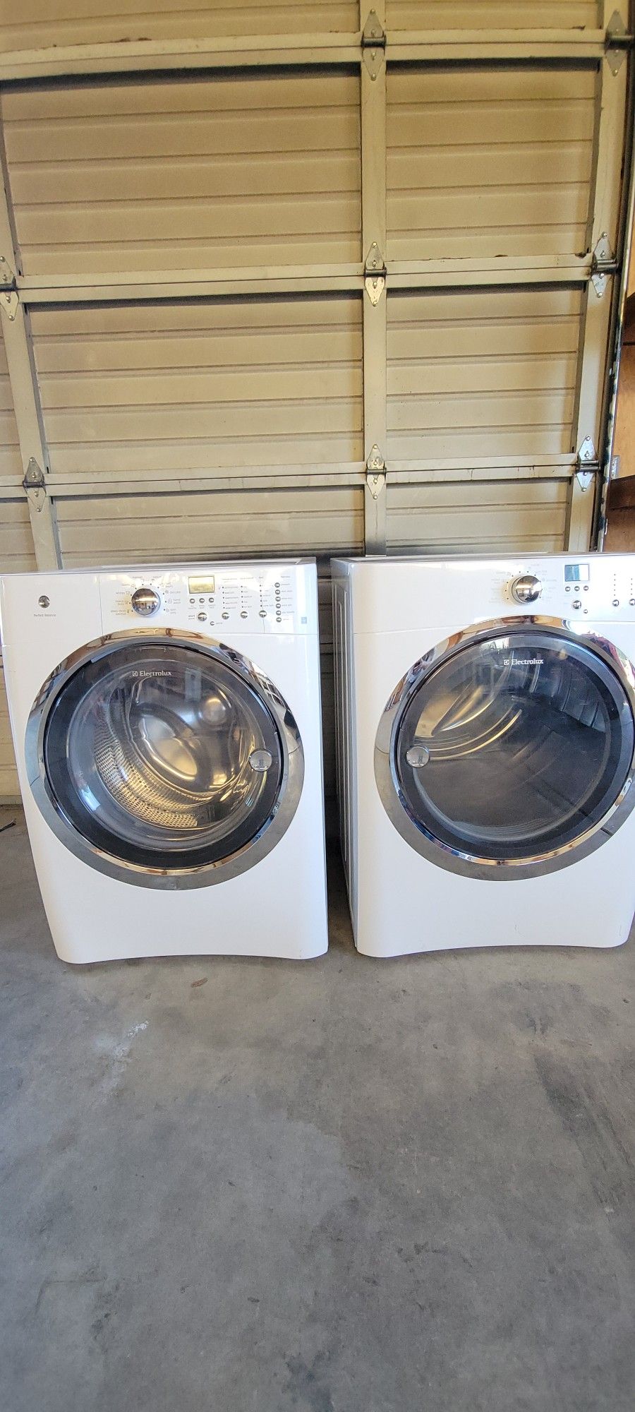 Elextrolux Washer And Dryer