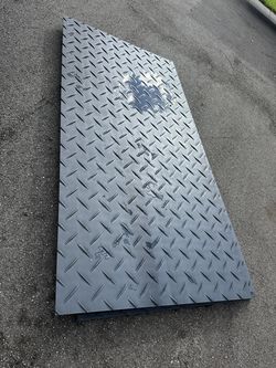 HEAVY-DUTY DIAMOND PLATE GROUND MATS