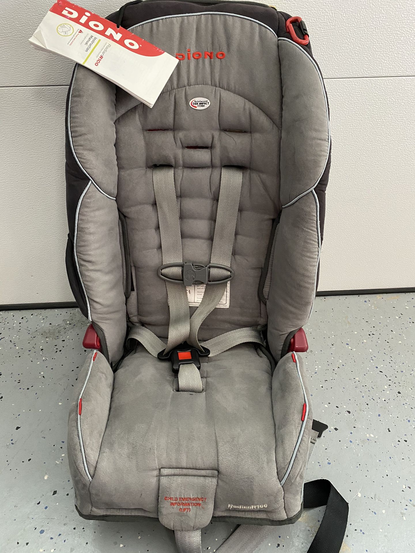 Diono Radian R100 car seat