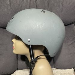 Nutcase Adult Sport /skate /bike Helmet 