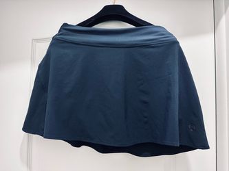 LULULEMON ATHLETIC LIGHTWEIGHT HR NAVY TENNIS SKIRT SIZE: 8 WOMENS