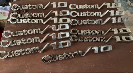 Custom/10 emblem 69-72 Chevy truck