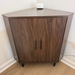 Modern Corner Storage Cabinet / Entertainment Stand – Walnut Finish