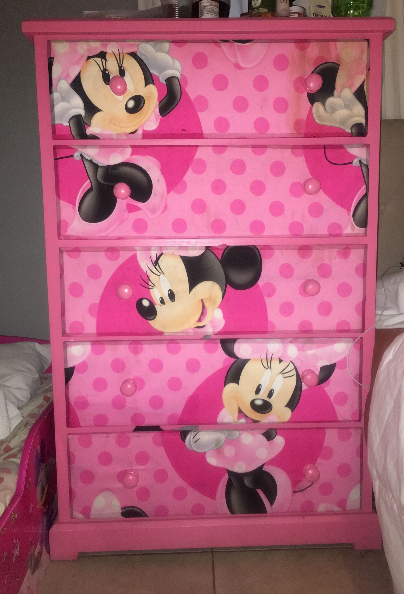 Minnie Mouse dresser