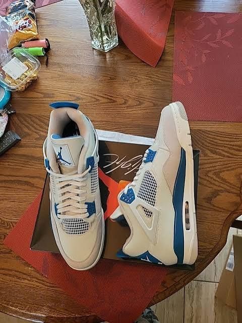 Jordan 4 Military Blue