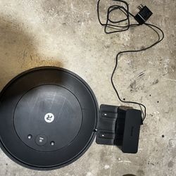 Roomba Vacuum 