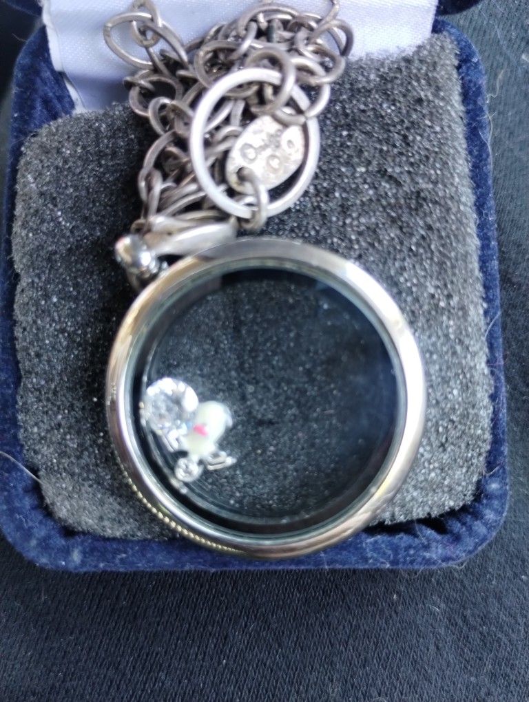 Origami Owl Chain And Pendant