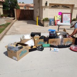 Free Stuff... Gratis Todos