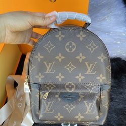 NICE NEW BACKPACK 